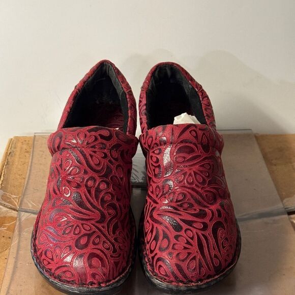 Born women red leather slip on clogs new never worn size  40.5 - Picture 2 of 5